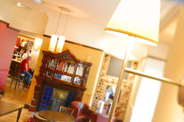 Church Guesthouse คาร์ดิฟฟ์ ภายนอก รูปภาพ