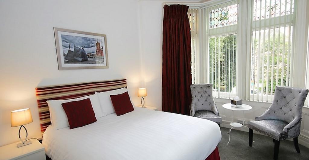 Church Guesthouse คาร์ดิฟฟ์ ภายนอก รูปภาพ