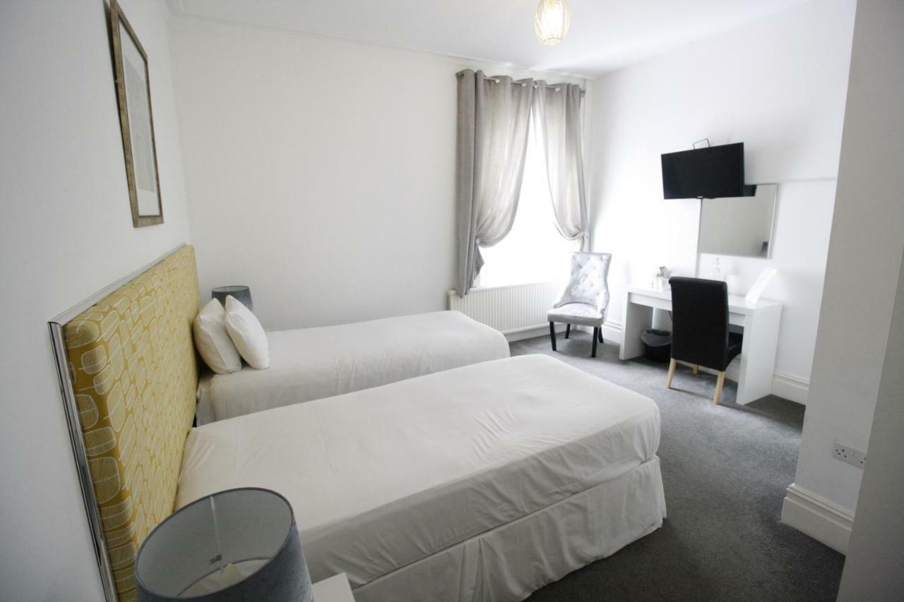 Church Guesthouse คาร์ดิฟฟ์ ภายนอก รูปภาพ